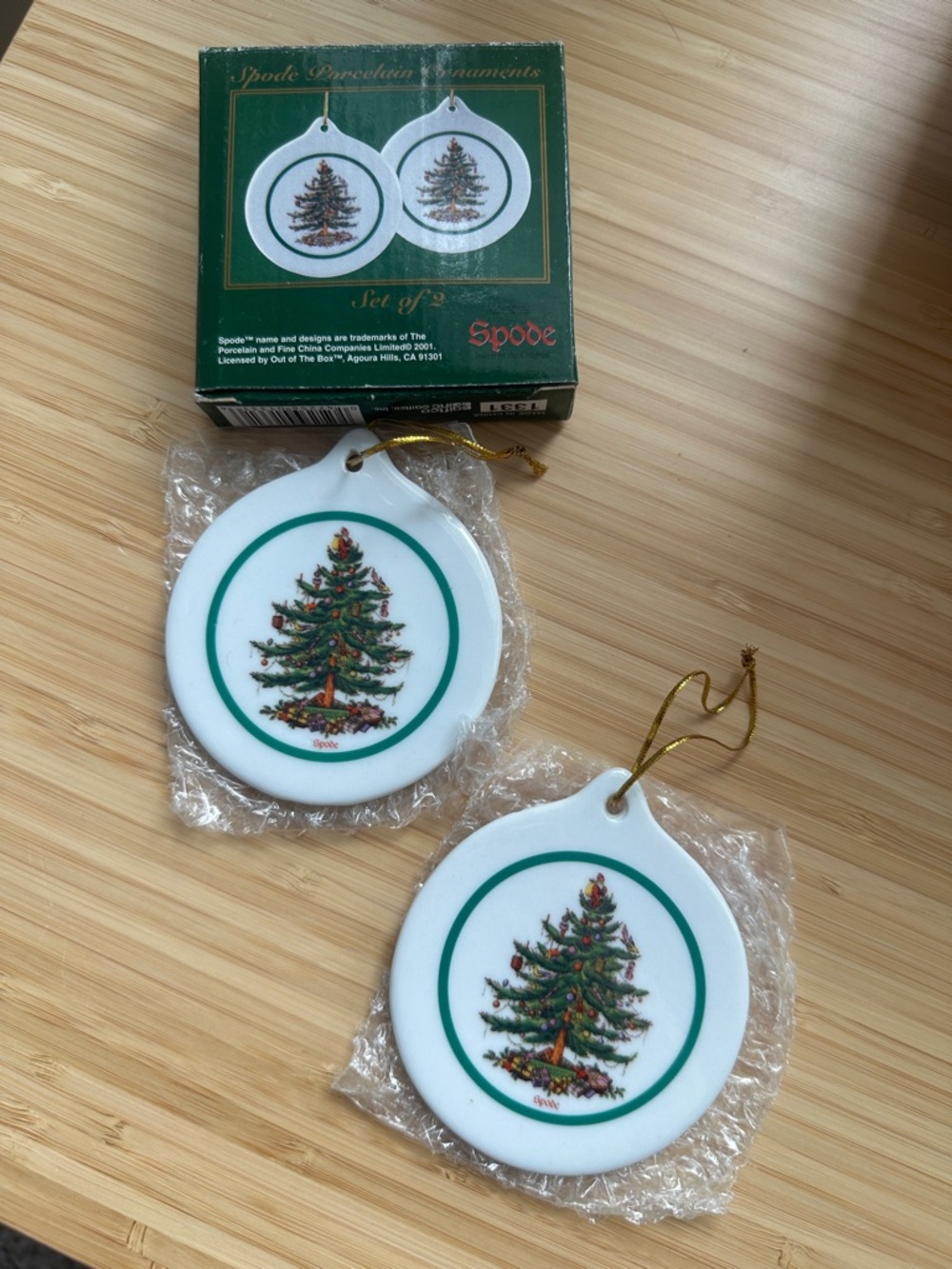 NWT 2001 Spode White and Green Porcelain Christmas Tree Ornaments (Set of 2)